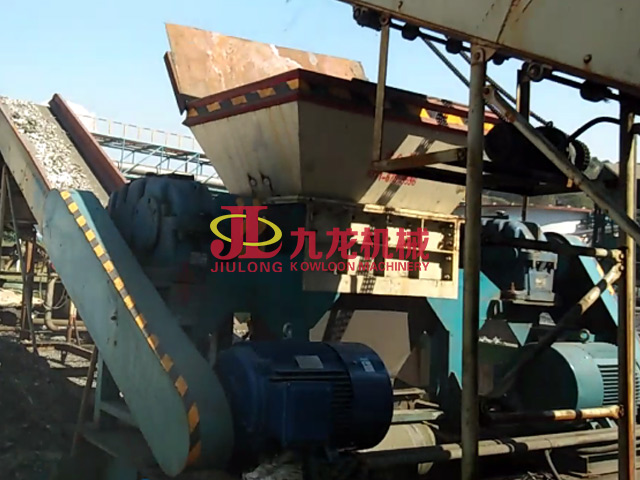 中原黃金噸包袋撕碎機(jī)客戶(hù)現(xiàn)場(chǎng)